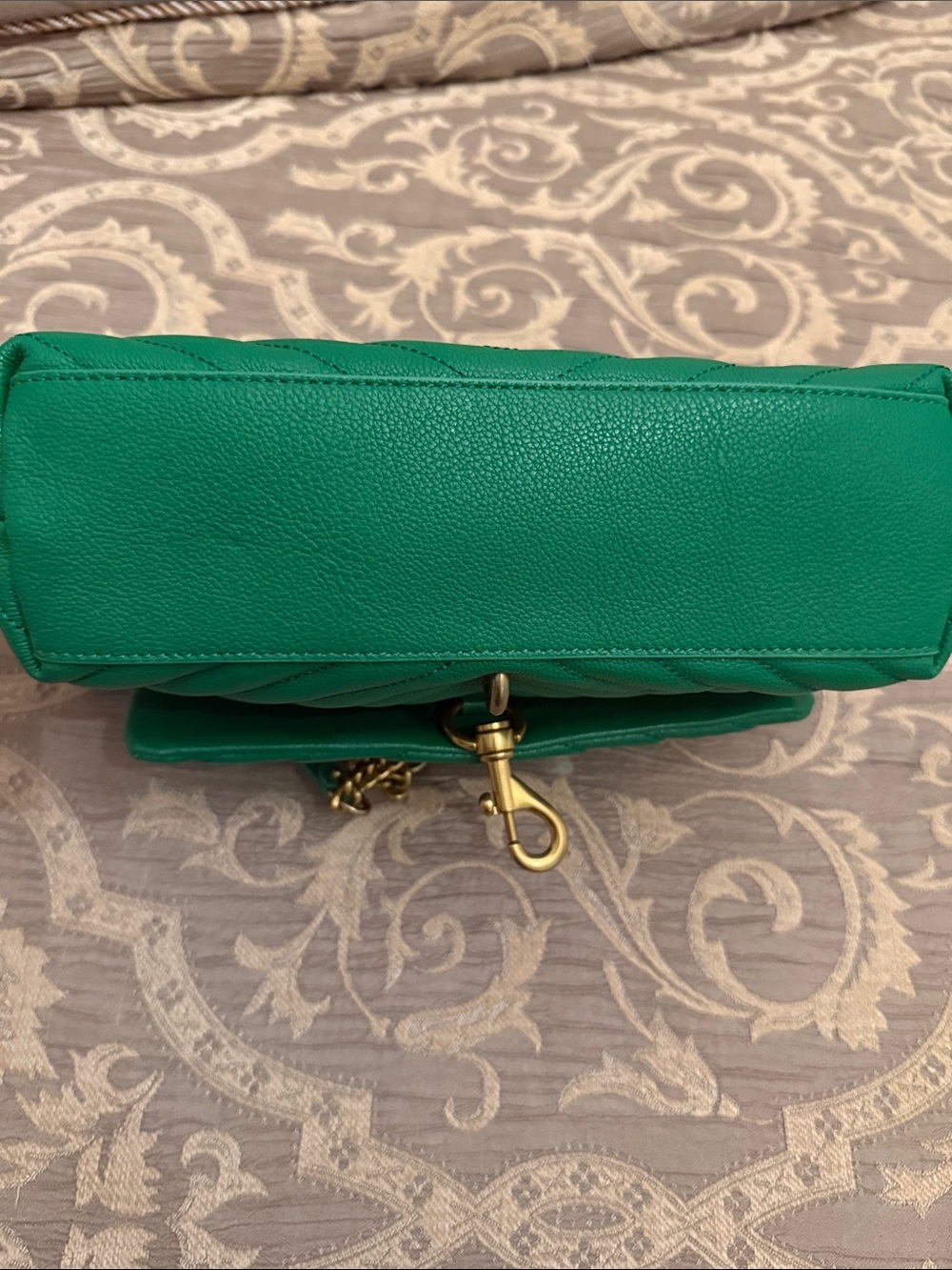 Rebecca Minkoff Green Quilted Shoulder Bag with Gold Chain - Picture 5 of 7
